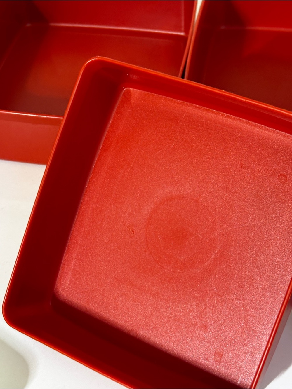 VTG Tupperware Red Square-A-Way Sandwich Keeper Set of 3: Models 670, 1458 - Picture 9 of 14